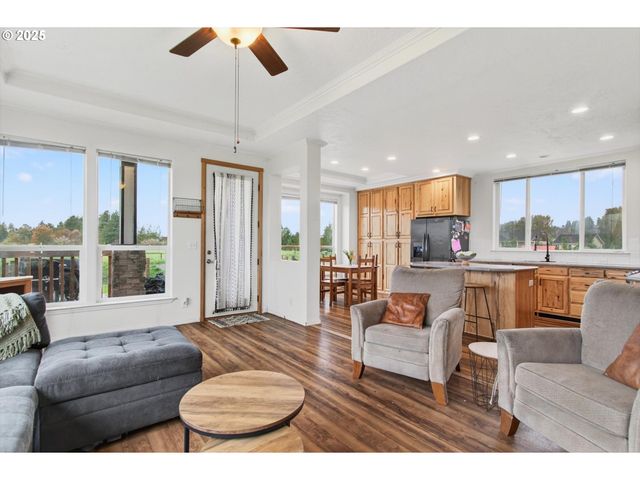 29 LITTLE ISLAND Ln, Cathlamet, WA 98612