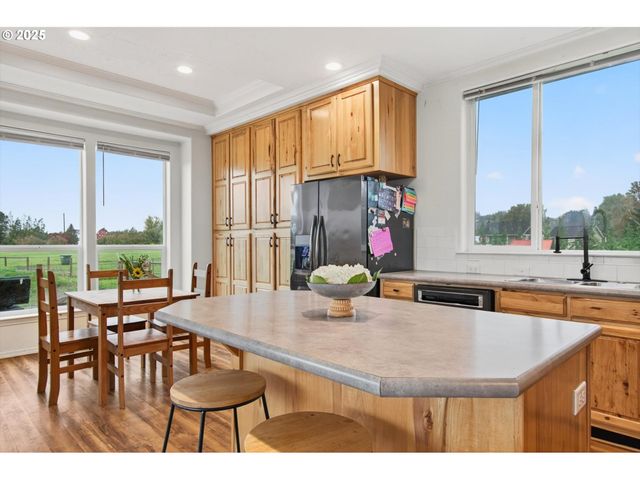 29 LITTLE ISLAND Ln, Cathlamet, WA 98612