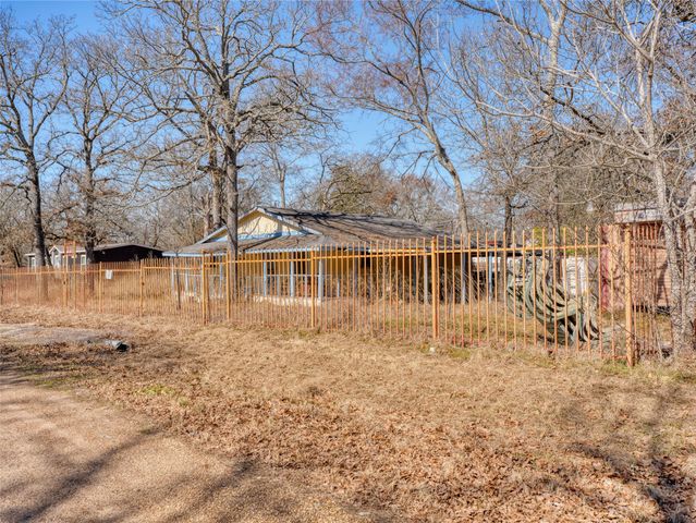 108 Blackfoot Drive, Mabank, TX 75156