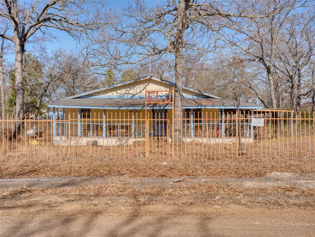 108 Blackfoot Drive, Mabank, TX 75156