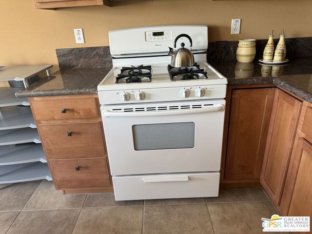 2869 Stardust Avenue, Thermal, CA 92274