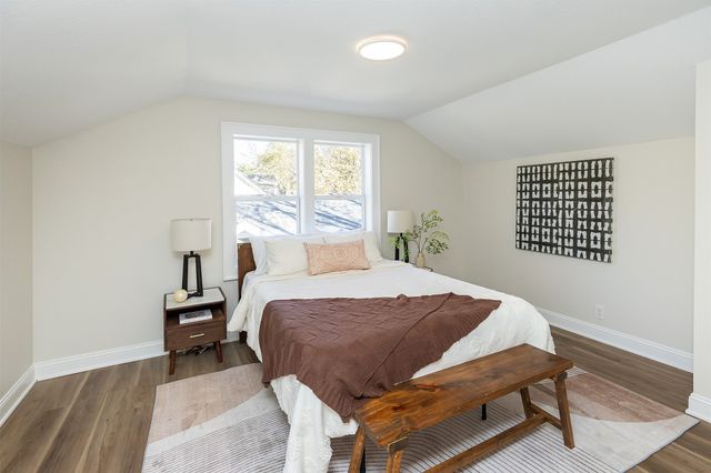 676 34th Street, Des Moines, IA 50312