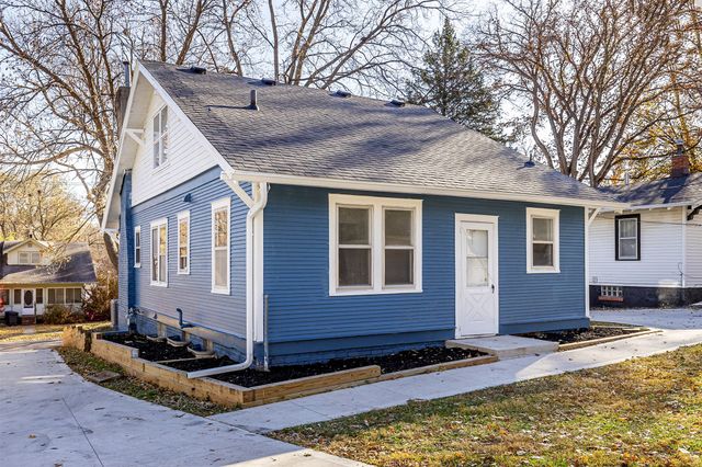 676 34th Street, Des Moines, IA 50312