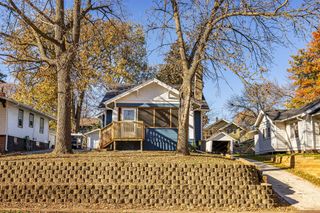 676 34th Street, Des Moines, IA 50312