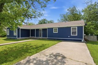 206 Oscar ST, Taylor, TX 76574