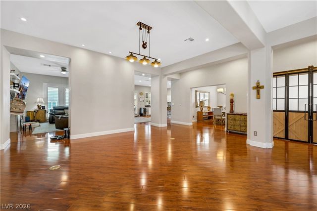7135 Comanche Canyon Avenue, Las Vegas, NV 89113