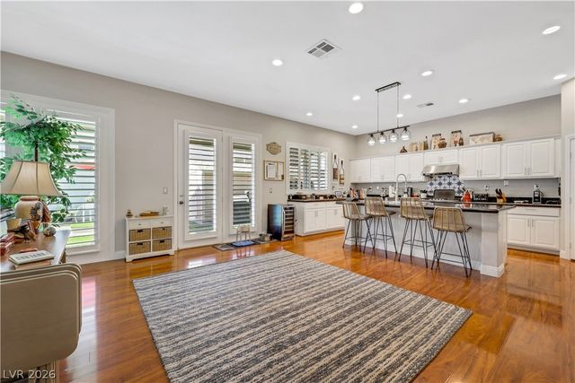 7135 Comanche Canyon Avenue, Las Vegas, NV 89113