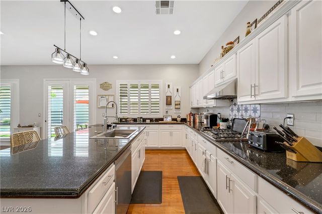7135 Comanche Canyon Avenue, Las Vegas, NV 89113
