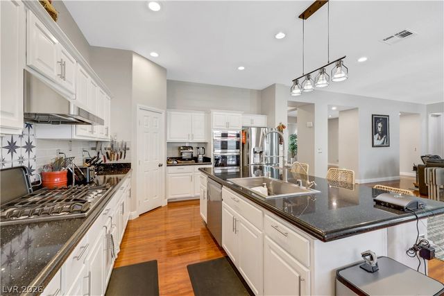 7135 Comanche Canyon Avenue, Las Vegas, NV 89113