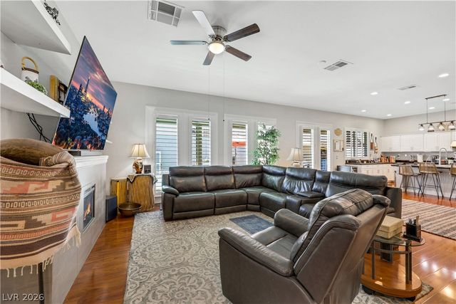 7135 Comanche Canyon Avenue, Las Vegas, NV 89113
