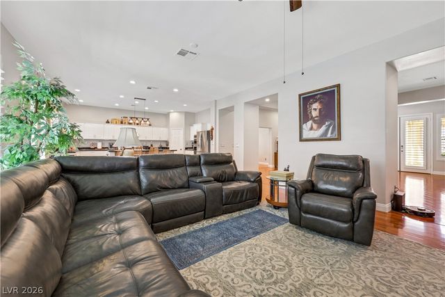 7135 Comanche Canyon Avenue, Las Vegas, NV 89113