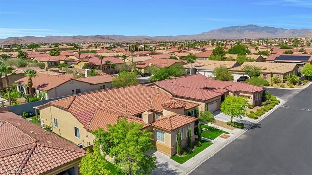 7135 Comanche Canyon Avenue, Las Vegas, NV 89113