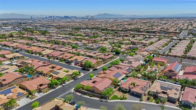 7135 Comanche Canyon Avenue, Las Vegas, NV 89113