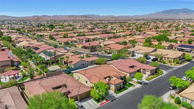 7135 Comanche Canyon Avenue, Las Vegas, NV 89113