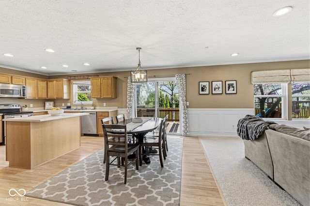 7825 Andaman Drive, Zionsville, IN 46077
