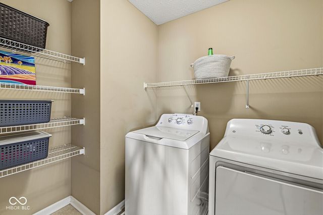 7825 Andaman Drive, Zionsville, IN 46077