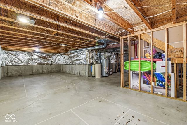 7825 Andaman Drive, Zionsville, IN 46077