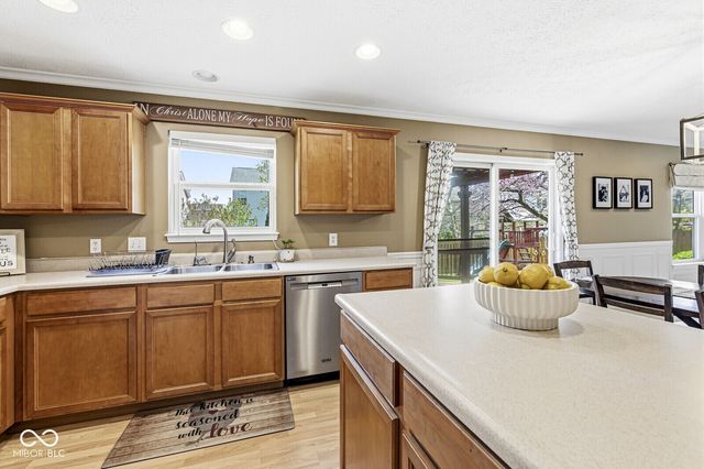 7825 Andaman Drive, Zionsville, IN 46077