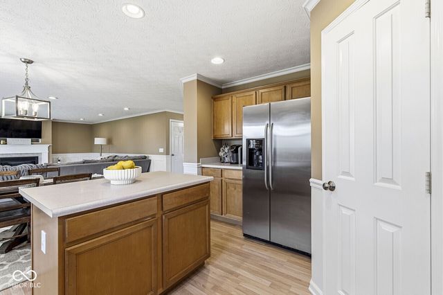 7825 Andaman Drive, Zionsville, IN 46077