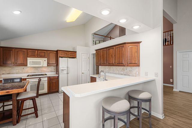 514 Pinehurst Lane, Schererville, IN 46375