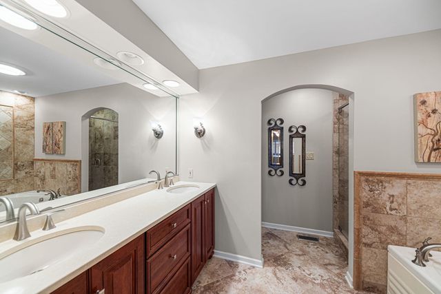 514 Pinehurst Lane, Schererville, IN 46375