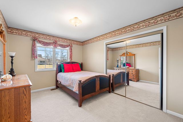 514 Pinehurst Lane, Schererville, IN 46375