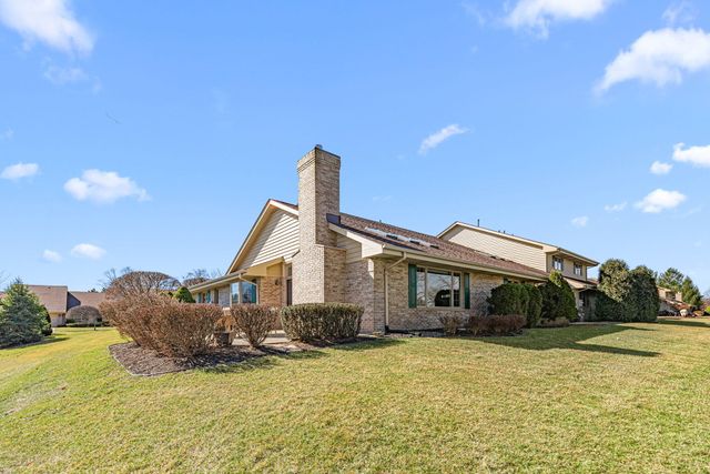 514 Pinehurst Lane, Schererville, IN 46375