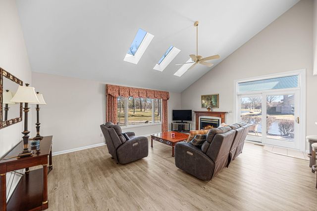 514 Pinehurst Lane, Schererville, IN 46375