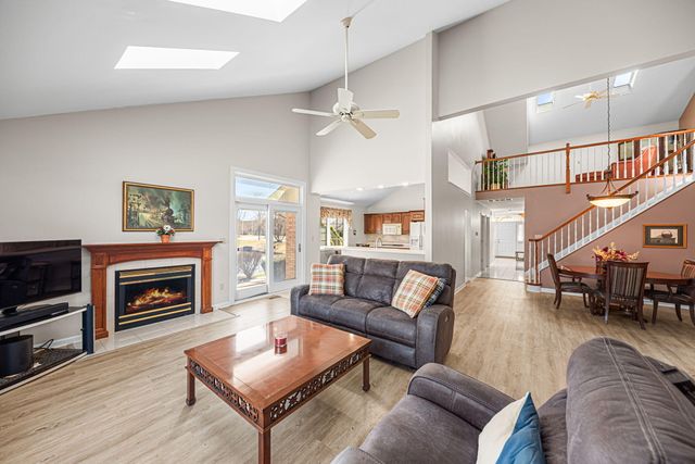 514 Pinehurst Lane, Schererville, IN 46375