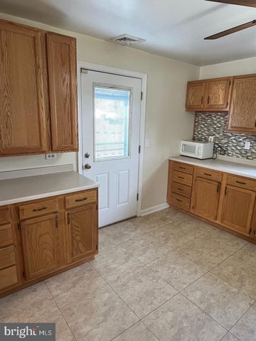 3 WILBUR RD, Baltimore, MD 21221