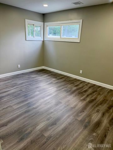 12 Stony Road, Edison, NJ 08817