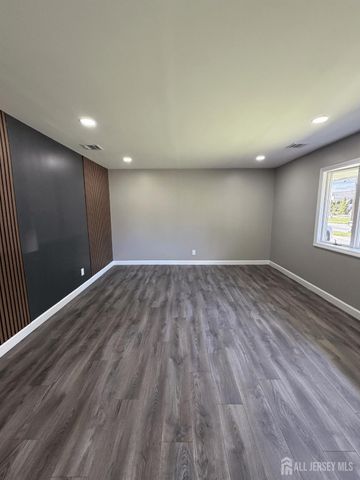 12 Stony Road, Edison, NJ 08817