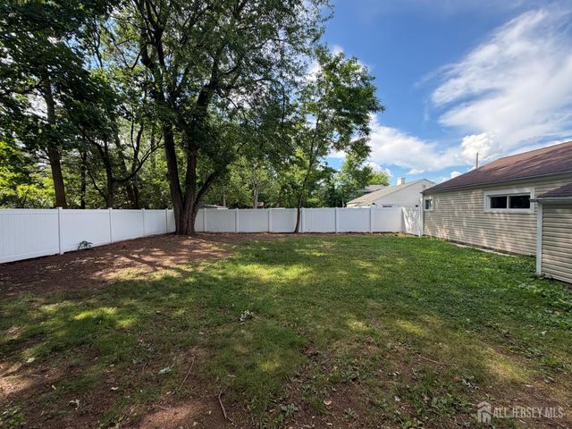 12 Stony Road, Edison, NJ 08817