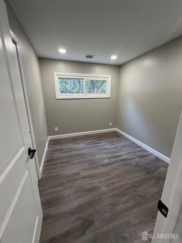 12 Stony Road, Edison, NJ 08817