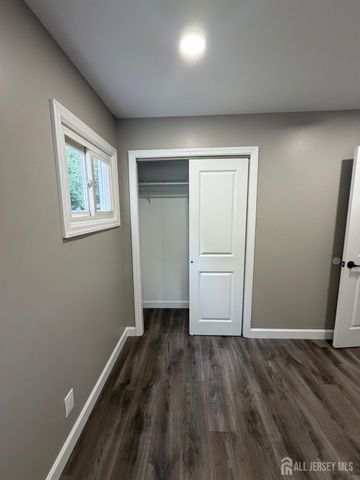 12 Stony Road, Edison, NJ 08817