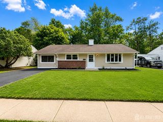 12 Stony Road, Edison, NJ 08817