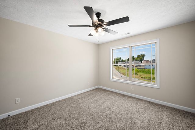 1749 Powell Rd, Clarksville, TN 37043