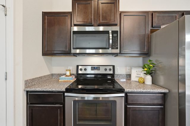 8425 Sevilla Street, Navarre, FL 32566