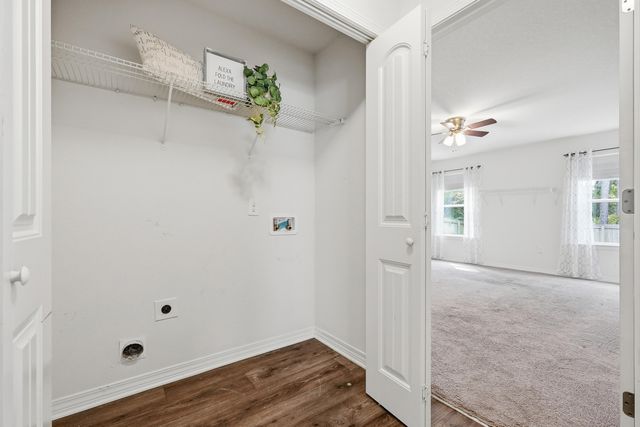 8425 Sevilla Street, Navarre, FL 32566