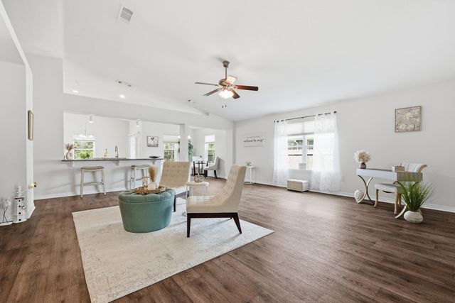 8425 Sevilla Street, Navarre, FL 32566