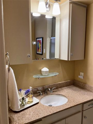 2106 Colquitt Street, Houston, TX 77098