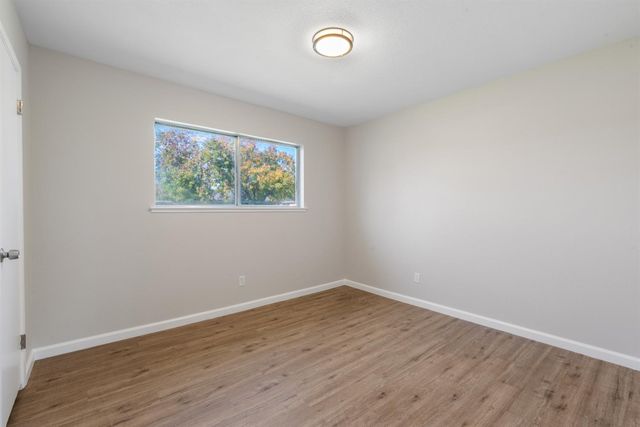 3238 Sacramento Dr, Merced, CA 95348