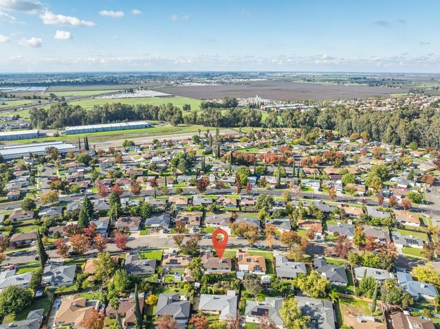 3238 Sacramento Dr, Merced, CA 95348