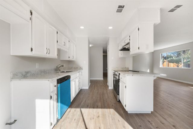 3238 Sacramento Dr, Merced, CA 95348