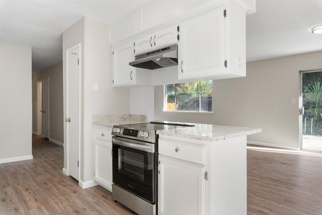 3238 Sacramento Dr, Merced, CA 95348