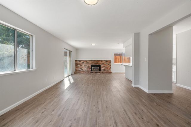 3238 Sacramento Dr, Merced, CA 95348