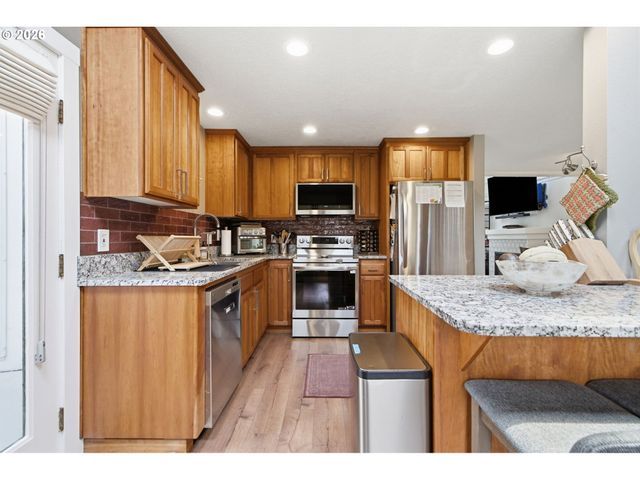 7340 Sw MALLARD Ct, Portland, OR 97223