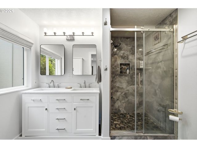 7340 Sw MALLARD Ct, Portland, OR 97223
