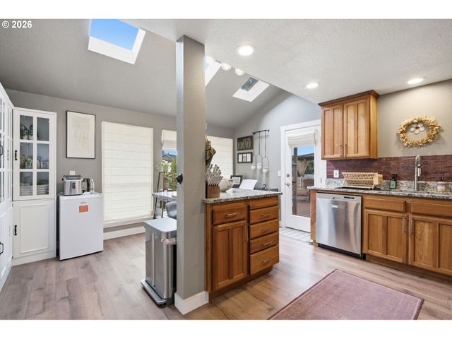 7340 Sw MALLARD Ct, Portland, OR 97223
