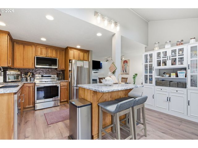 7340 Sw MALLARD Ct, Portland, OR 97223